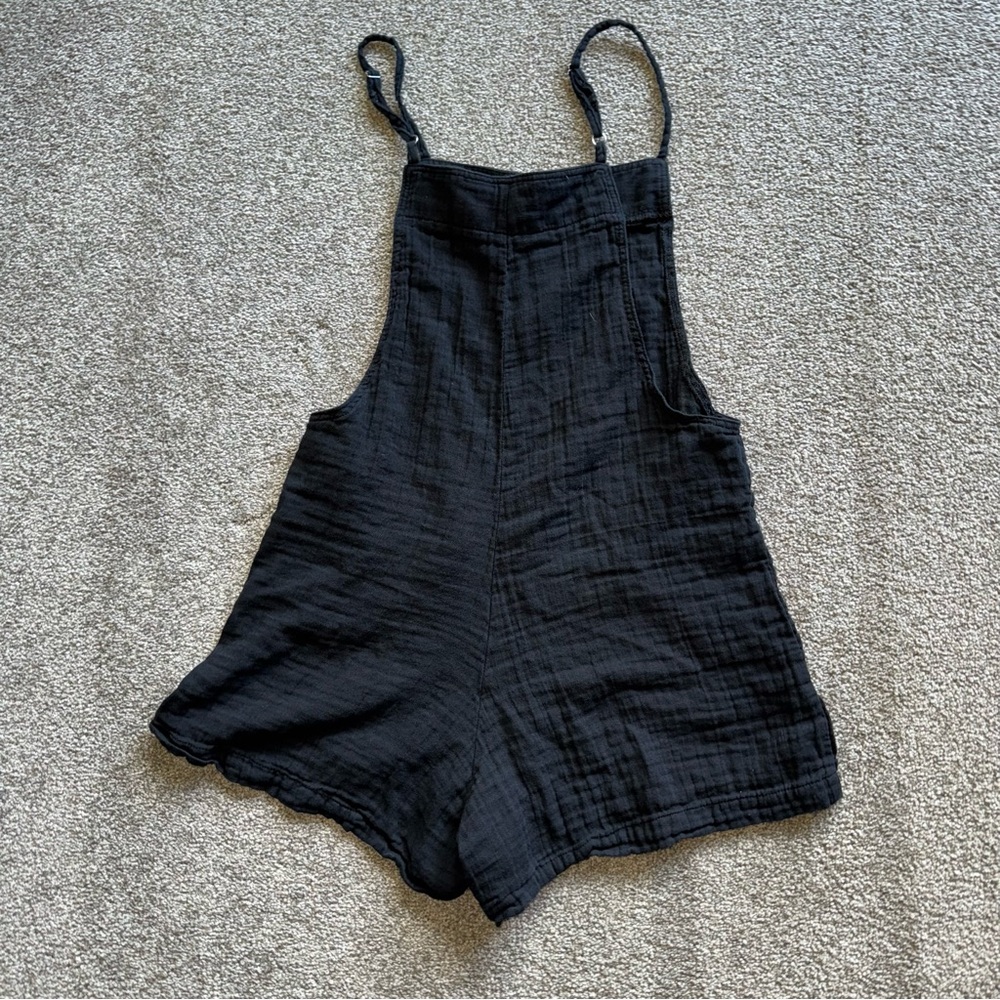 Lotus & Luna 100% cotton Small Black Romper With Pockets - Picture 4 of 6